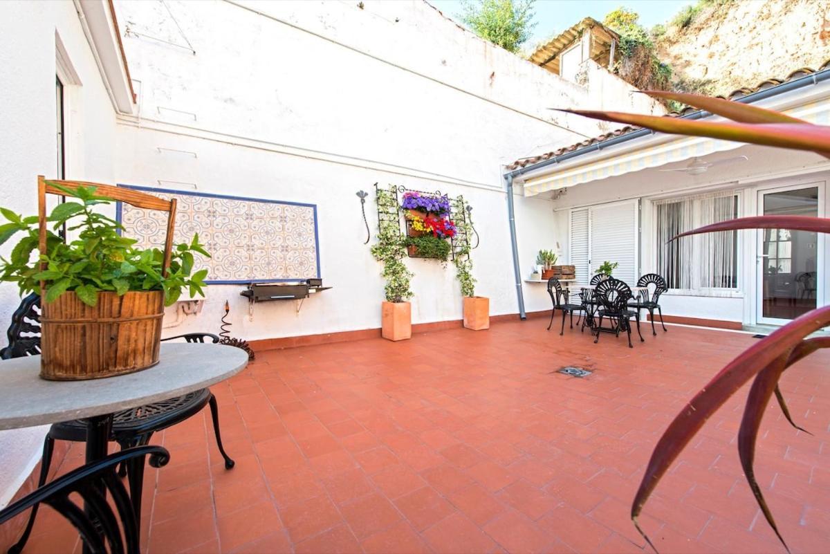 House With Private Terrace, Days And Long